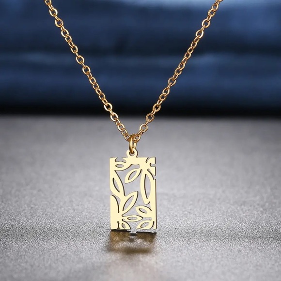 ⚜️[𝟯/$𝟭𝟴]⚜️NEW Floral Charm Stainless Steel Necklace - Picture 5 of 11